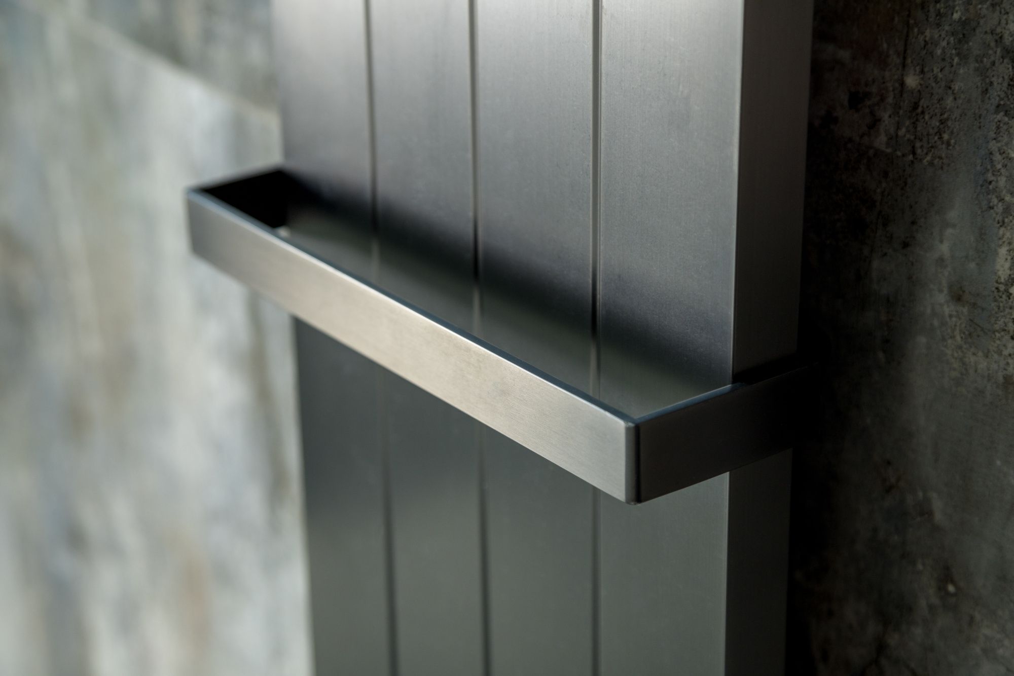 Полотенцесушитель электрический 25x150 см Boheme Flat 725-GM Gun Metal