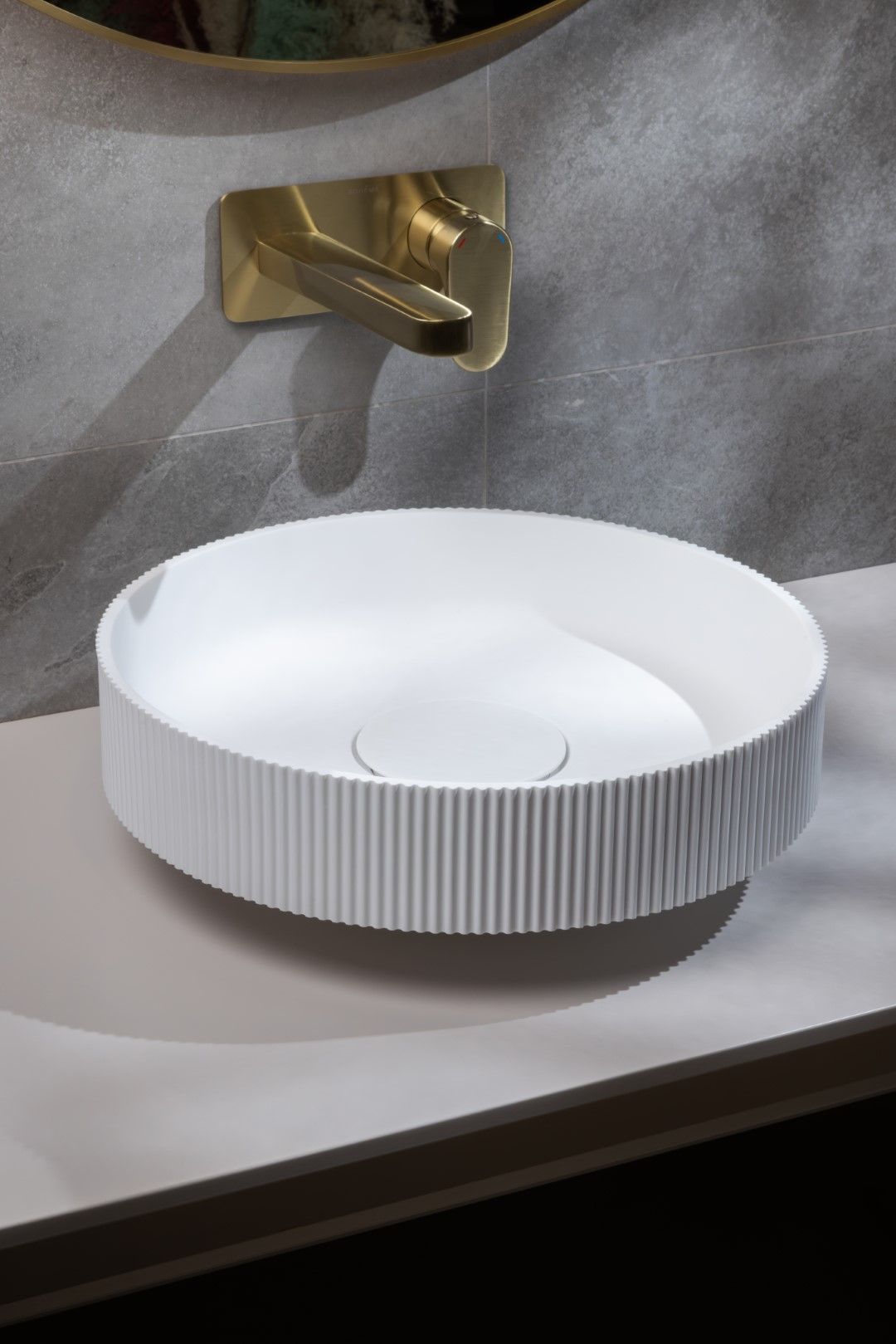 Раковина накладная рифленая 40 см Boheme Corian 801-R-MW белый матовый